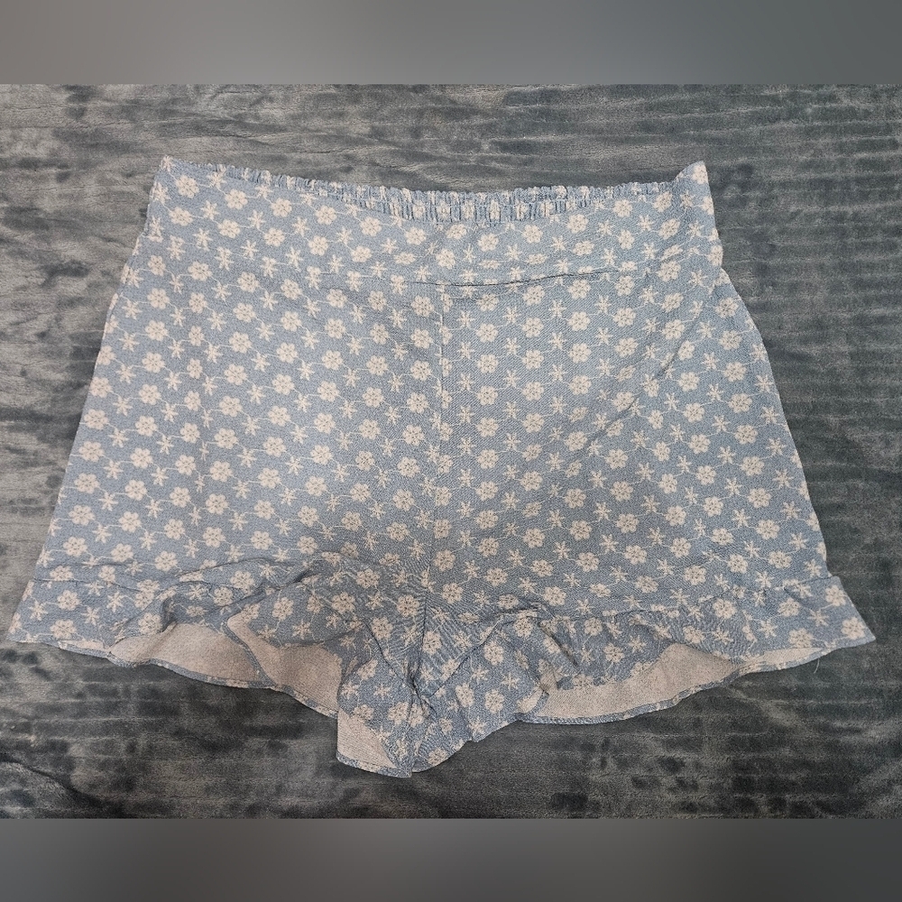 BCBG Blue Floral Ruffle Stretch Shorts!